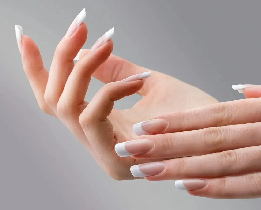 Capa: Alongamento de unhas – Paola Chaves