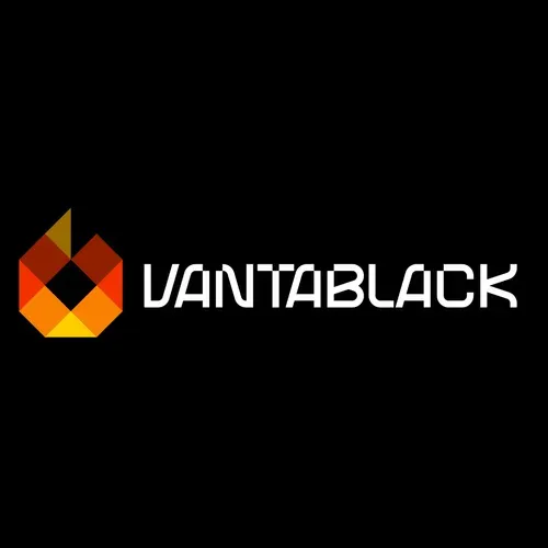 Capa: VANTABLACK ADS – NATÁLIA TORRES